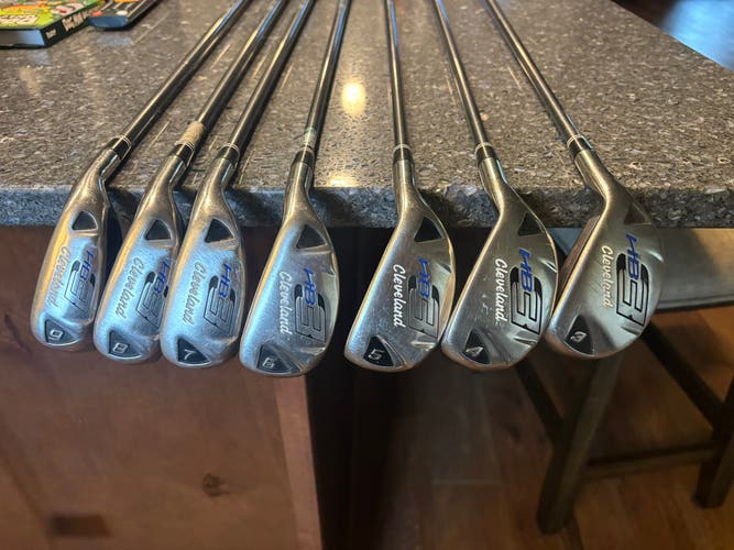 Used Cleveland Hb3 Men's Rh Iron Set 3-9 Regular Flex Graphite Shaft.