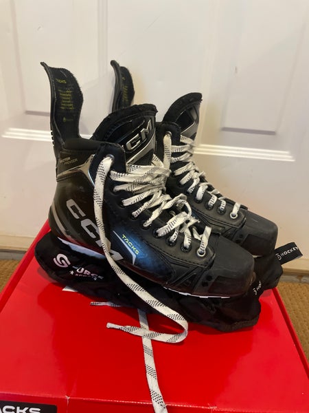 CCM Tacks Vector Premier (SMU) Hockey Skates Regular Width   7 (Used)