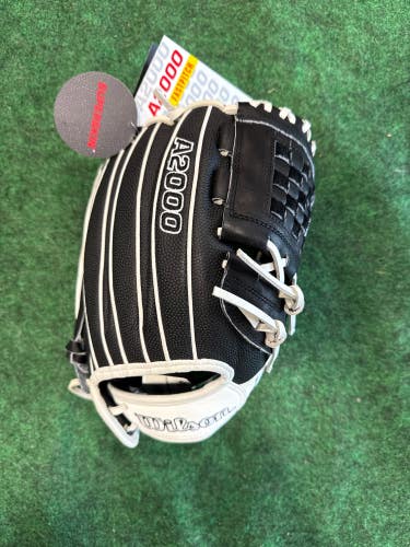 Black Wilson A2000 P12 Superskin RH Pitcher's Softball Glove 12" (New)