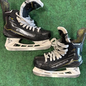 Senior Bauer Supreme M40 Hockey Skates (Fit 2) Size 7.5 (Used)
