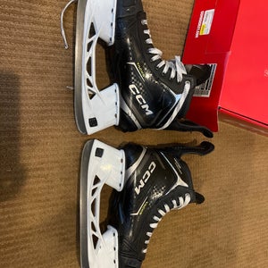 CCM Tacks Vector Premier (SMU) Hockey Skates Regular Width   7 (Used)