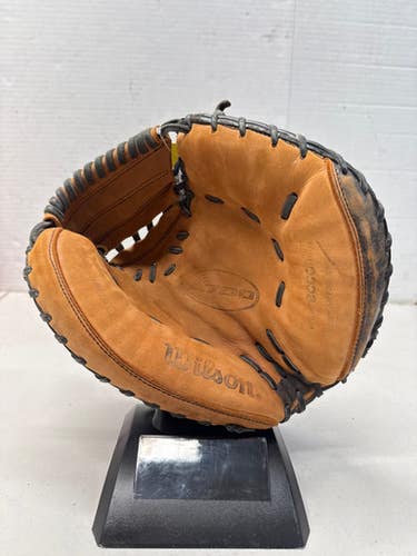 Used Wilson A700 RH Throw 32 Catchers Mitt - Brown/Black 11835-S000196724