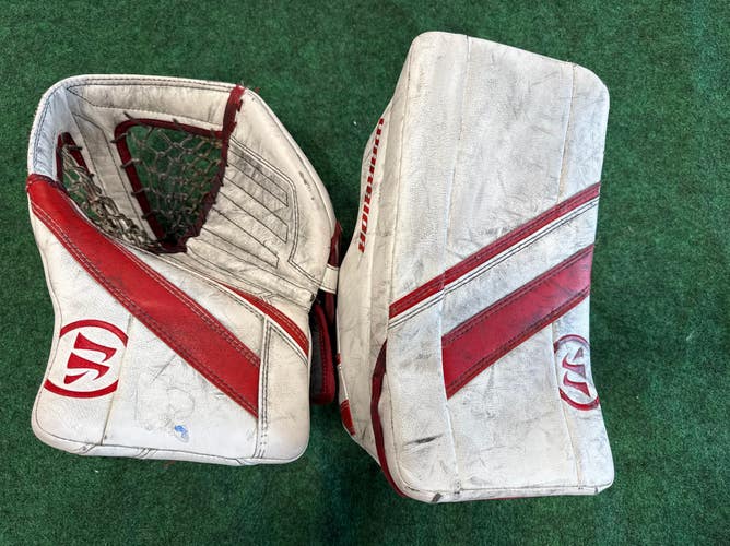 White & Red Intermediate Warrior Ritual G4 Goalie Glove & Blocker Set Regular (Used)