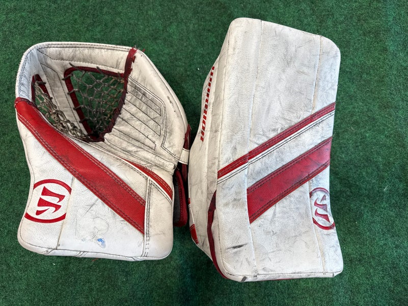 White & Red Intermediate Warrior Ritual G4 Goalie Glove & Blocker Set Regular (Used)