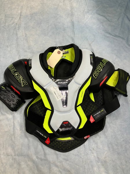Medium Junior Bauer Vapor Hyperlite Shoulder Pads (Used)