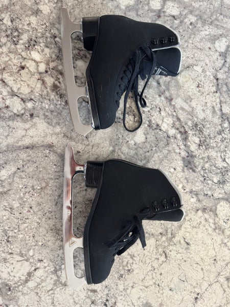 Jackson Ultima Mystique Figure Skates C Junior 2 (Used)