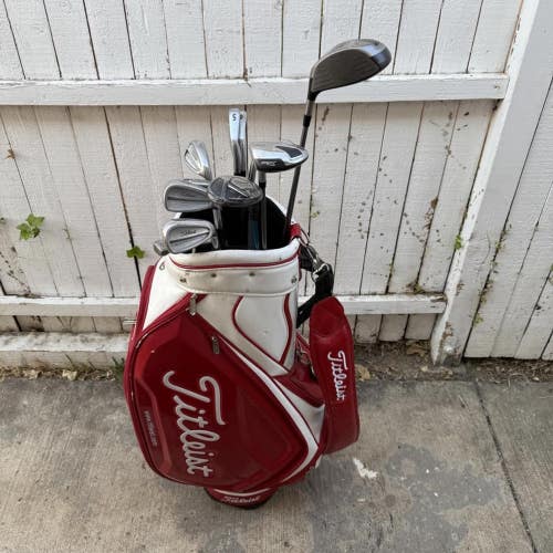 Titleisti CB 714 Forged Mens Right Handed Golf Club Complete Set With Staff Bag