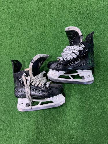 Junior Bauer Supreme M50 Pro Hockey Skates Regular Width Size 3.5 (Used)