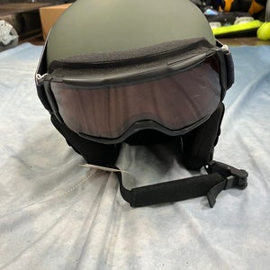 Oakley MOD1 Helmet FIS Legal w/Goggles