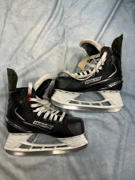 Intermediate Bauer Vapor X3.5 Hockey Skates Regular Width Size 4 (Used)