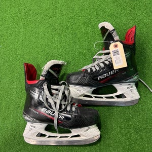 Intermediate Bauer Vapor X4 Hockey Skates Regular Width Size 4.5 (Used)