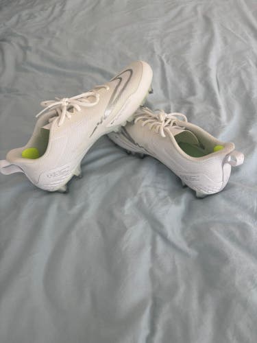White Men's Size M 11.0 (W 12.0) Adult Nike Mid Top Huarache (Used)
