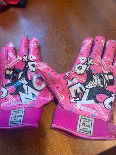 Pink XL Youth Battle Gloves (Used)