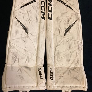 32" Intermediate CCM Axis 2.9 Goalie Leg Pads (Used)