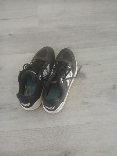Black Men's Size M 10.5 (W 11.5) Adult Adidas Low Top Trainers (Used)