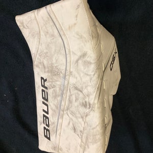White Senior Bauer GSX Goalie Blocker Regular (Used)