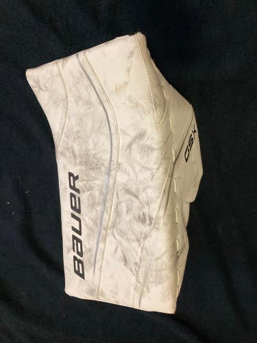 White Senior Bauer GSX Goalie Blocker Regular (Used)