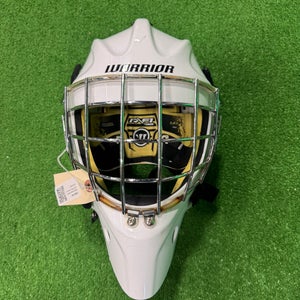 White Senior Warrior R/F1 M/L Goalie Mask (Used)
