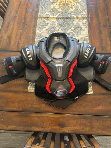 Senior Large Bauer Vapor 3X Pro Shoulder Pads (New)