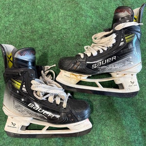 Senior Bauer Vapor Hyperlite 2 Hockey Skates (Fit 1) Size: 8 (Used)