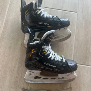 Bauer Supreme M5 Pro Hockey Skates Regular Width Size 3.5 (Used)