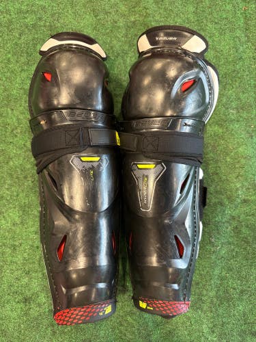 Senior Bauer Vapor Hyperlite Shin Pads 14" (Used)
