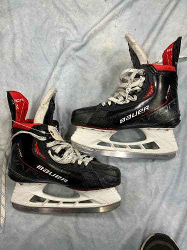 Senior Bauer Vapor 3X Pro Hockey Skates 7.5 (Used)