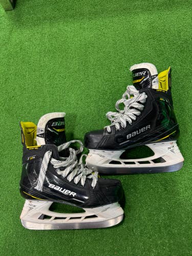 Intermediate Bauer Supreme M4 Hockey Skates 6 (Used)
