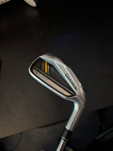 Men's TaylorMade 4 iron Rocketbladez Right Handed Regular Flex Steel Shaft (Used)