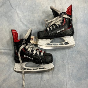 Youth Bauer Vapor 3X Pro Hockey Skates Regular Width 11 (Used)