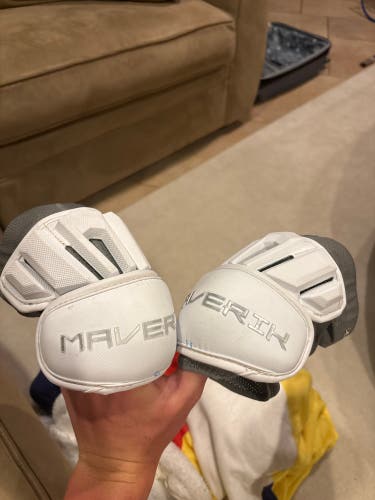 Small / Medium Adult Maverik Arm Pads (Used)