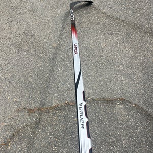 Senior Bauer Vapor League Hockey Stick Left Hand P28 Pro Stock (Used)