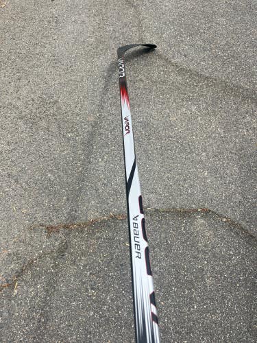 Senior Bauer Vapor League Hockey Stick Left Hand P28 Pro Stock (Used)
