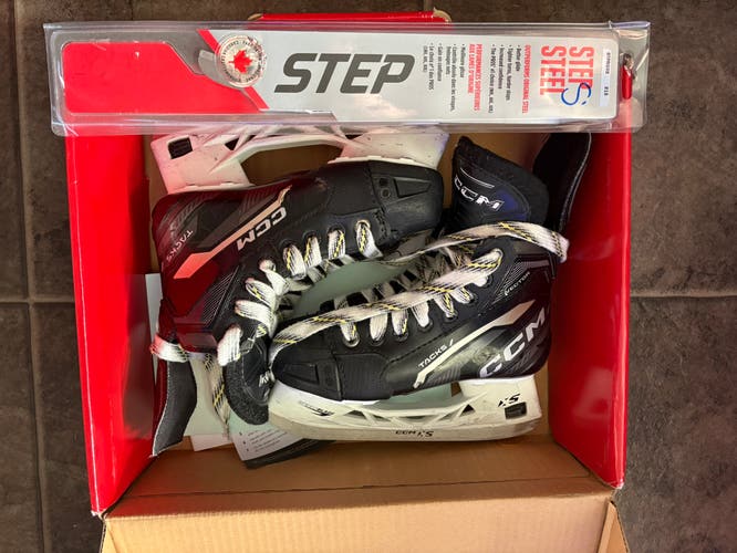 CCM Tacks Vector Skates