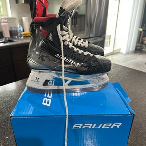 BAUER VAPOR X5 PRO ICE HOCKEY SKATES - JUNIOR Size 3.5 D With Extra Set Of Blades