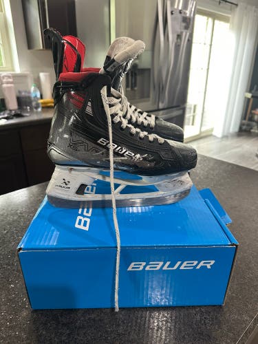 BAUER VAPOR X5 PRO ICE HOCKEY SKATES - JUNIOR Size 3.5 D With Extra Set Of Blades