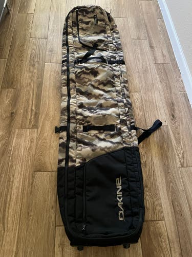 Dakine BOUNDARY SKI ROLLER BAG Ski Bag (Used)