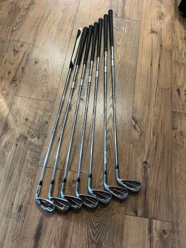 Men's Adams Right Handed Iron Set Regular Flex 7 Pieces Steel Shaft (Used)
