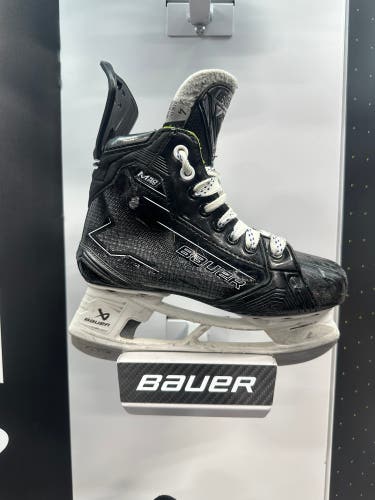 Bauer Supreme M50 Pro Hockey Skates   Size 4 (Used)