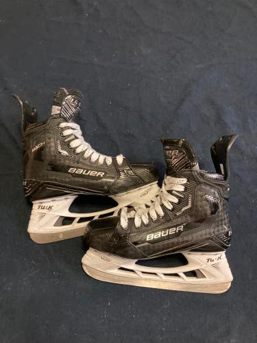 Senior Bauer Supreme Mach Hockey Skates 8 (Used)
