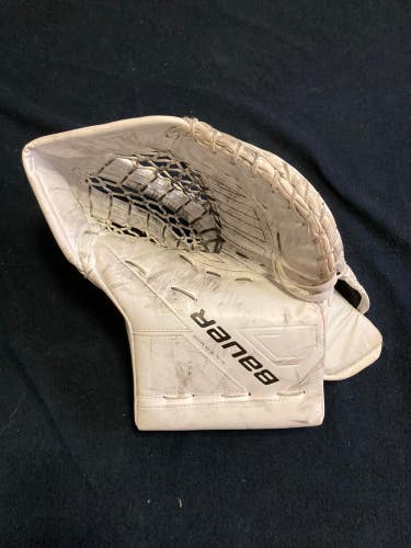 White Senior Bauer M5 Pro Goalie Glove Regular (Used)