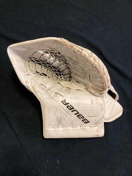White Senior Bauer M5 Pro Goalie Glove Regular (Used)