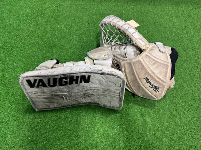 White Junior Vaughn Pro V Elite Goalie Glove & Blocker Set Regular (Used)