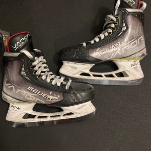 Bauer Vapor Hyperlite Hockey Skates 7 (Used) with Fly Ti blades