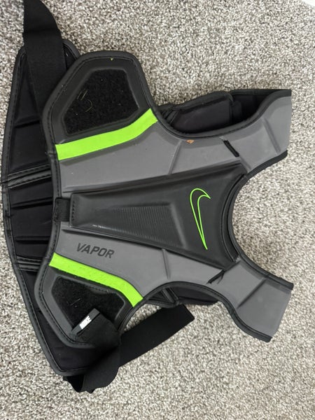 Adult Medium/Large Nike Vapor Shoulder Pads (Used)