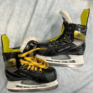 Youth Bauer Supreme 3S Hockey Skates Regular Width 12 (Used)