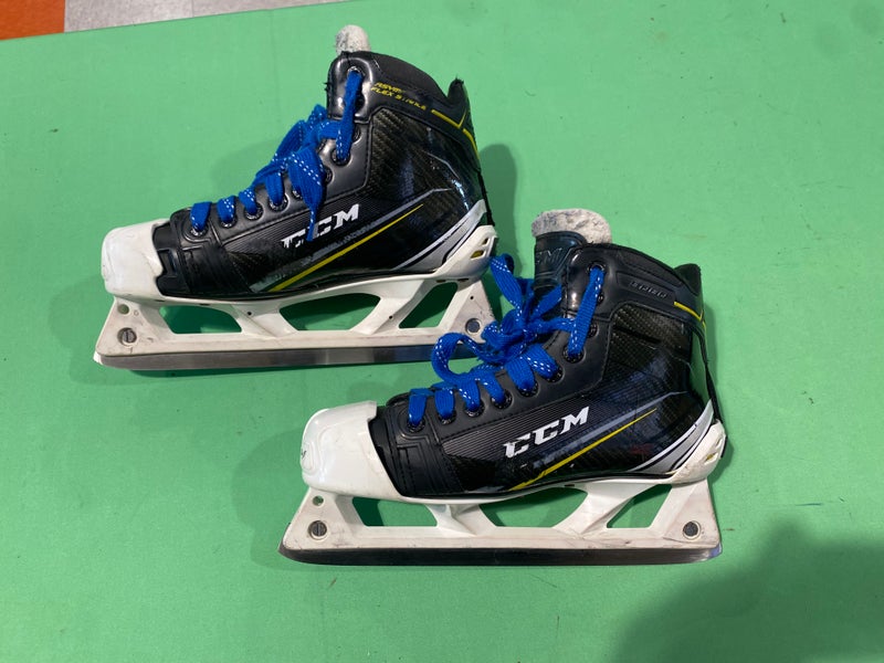 Senior CCM Tacks 9060 Hockey Goalie Skates Regular Width 7 (Used)