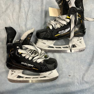 Junior Bauer Supreme M5 Pro Hockey Skates Regular Width Size 2 (Used)