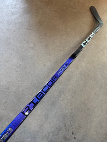 95 Flex P28 Senior CCM RibCor Trigger 8 Pro Left Hand Hockey Stick Pro Stock NHL (New)