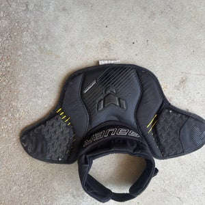 Junior Bauer Goalie Neck Guard(Used)